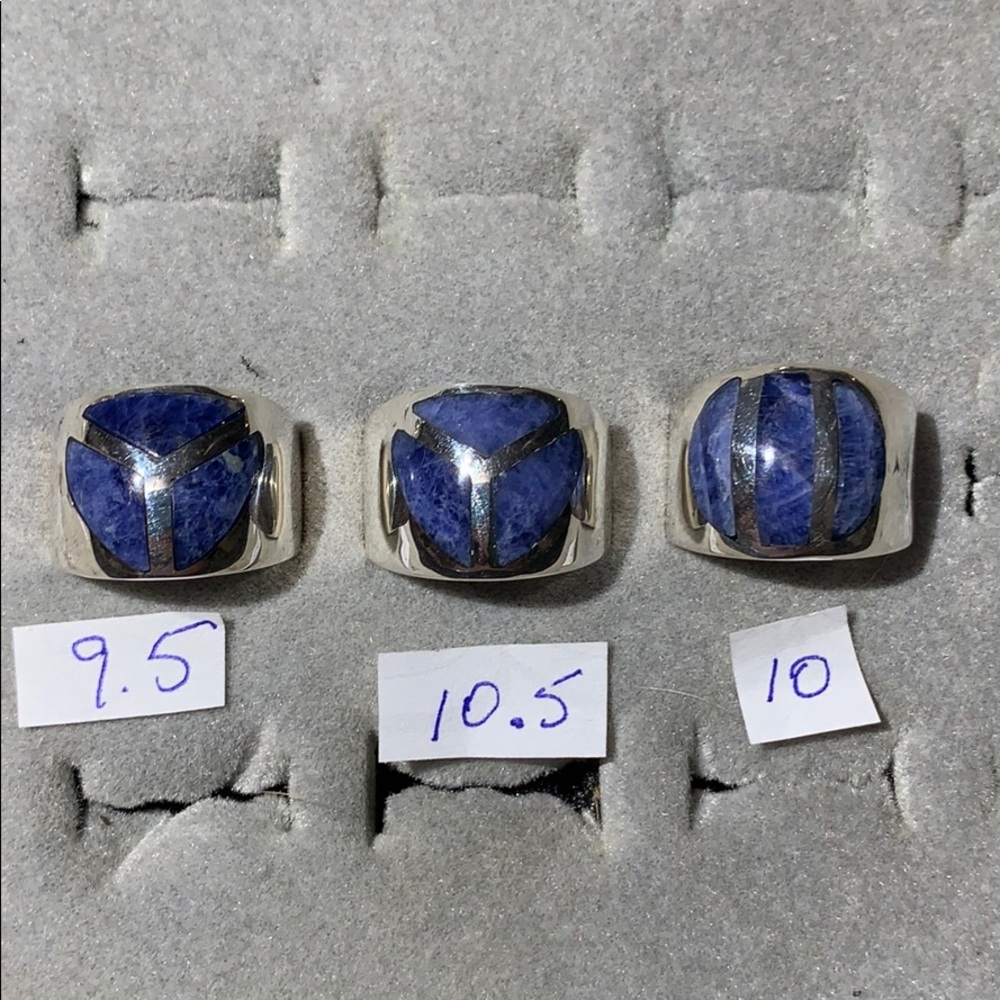 950 Peruvian Silver ring with sodalite stone